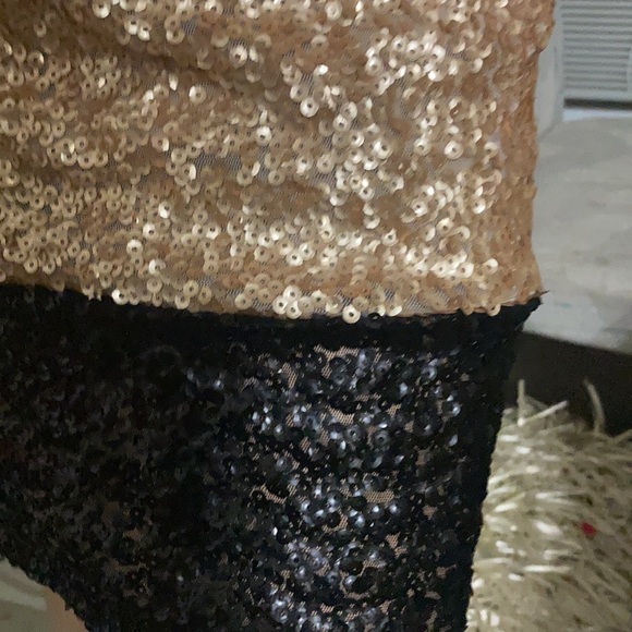 Ladies skirt - Picture 3 of 3